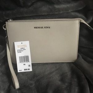 Michael Kors Daniela Wristlet